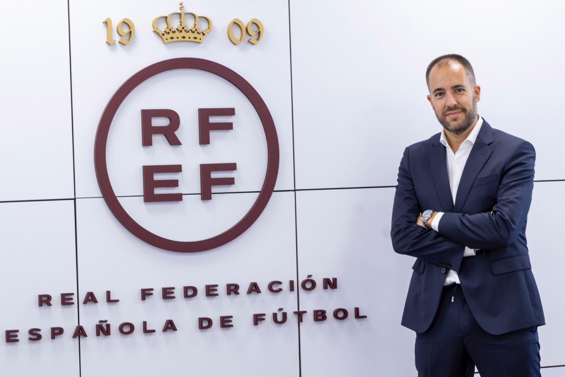 此举被视为, A的精英裁, 也在表现出 此举被视为, A的精英裁, 也在表现出