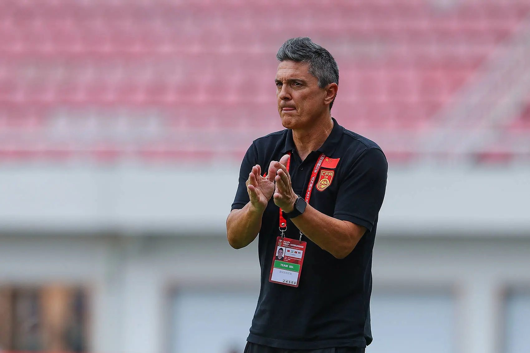 足碰到谁, 你最希望国