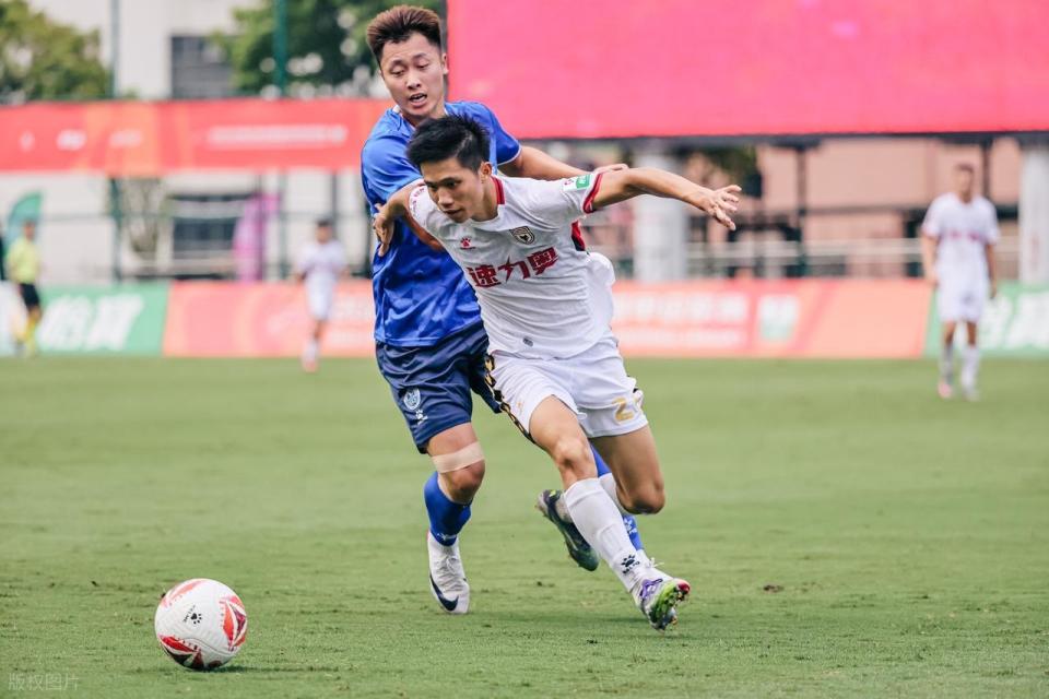 qvJ, 帮助深圳青